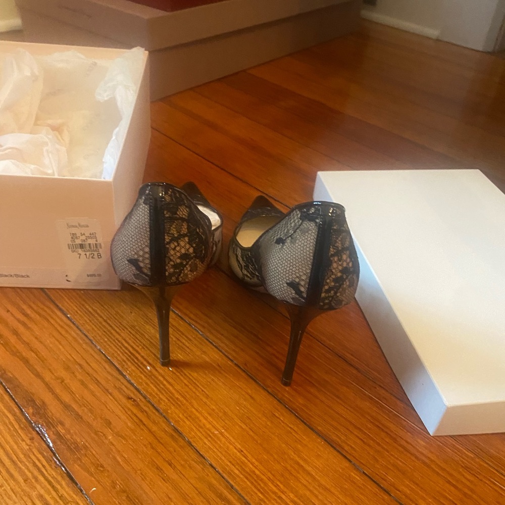 Jimmy choo lace pump.